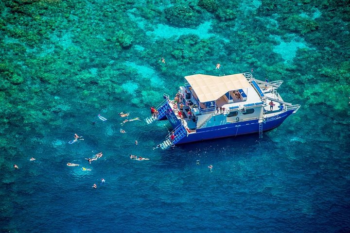 Kealakekua Bay Deluxe Snorkel Cruise
